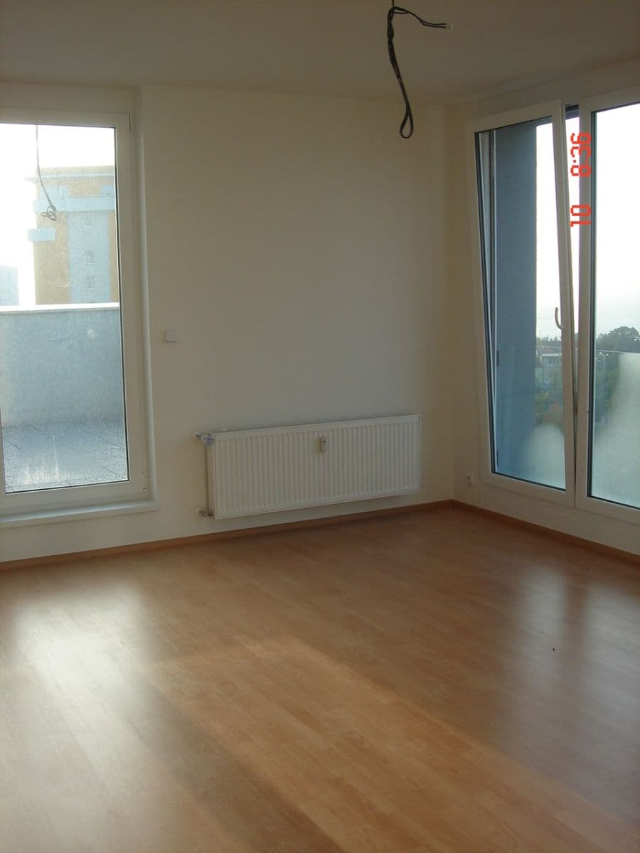 2 bedroom with open-plan kitchen flat to rent, 77 m², Trmická, Prague, Prague 2 bedroom with open-plan kitchen flat to rent, 77 m², Trmická, Prague, Prague