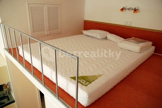 Studio flat to rent, 30 m², Sochařská, Prague, Prague Studio flat to rent, 30 m², Sochařská, Prague, Prague
