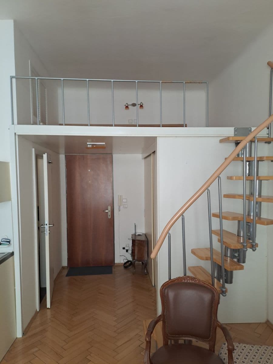 Studio flat to rent, 30 m², Sochařská, Prague, Prague Studio flat to rent, 30 m², Sochařská, Prague, Prague