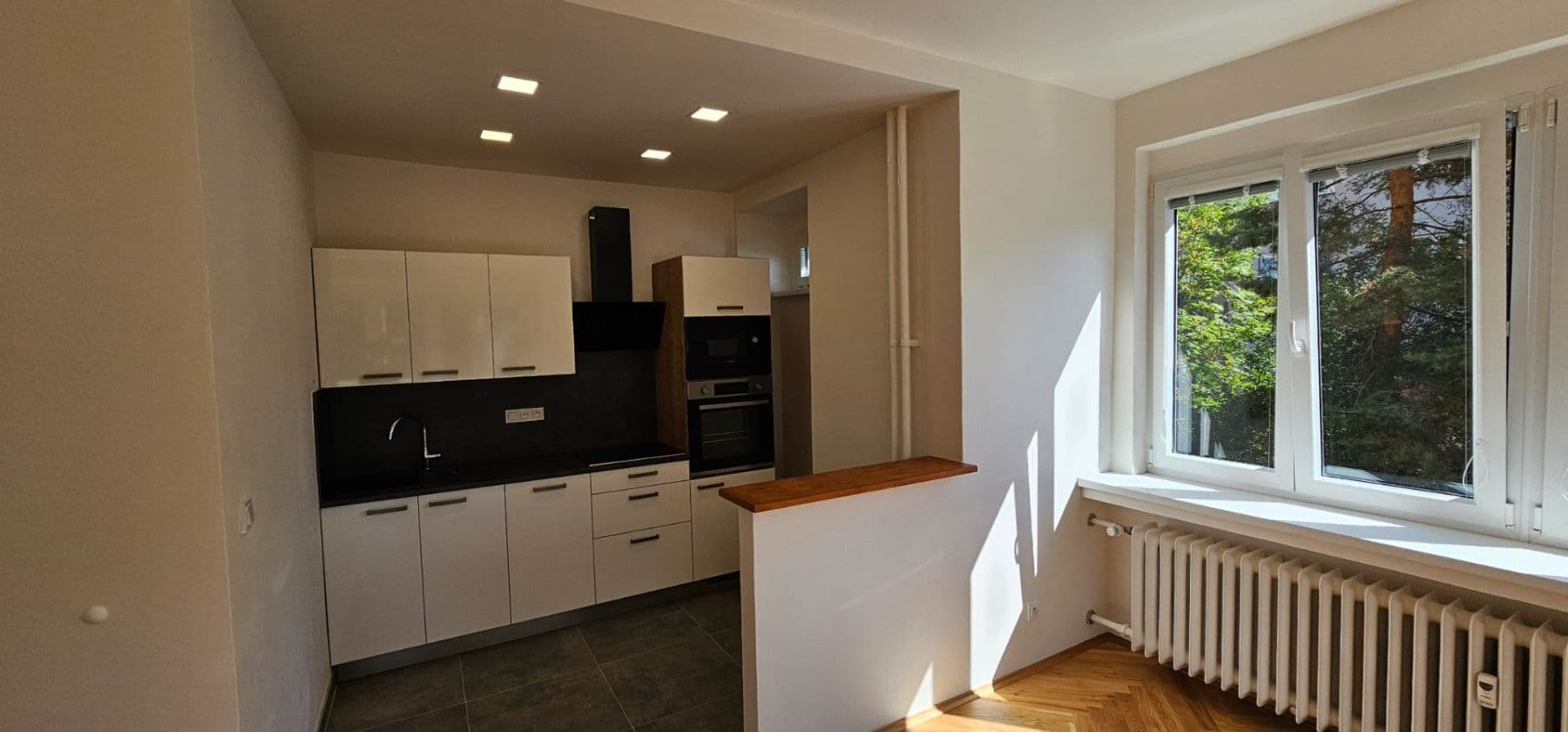 Studio flat to rent, 45 m², Nad Kajetánkou, Prague, Prague Studio flat to rent, 45 m², Nad Kajetánkou, Prague, Prague