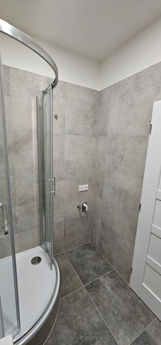 Studio flat to rent, 45 m², Nad Kajetánkou, Prague, Prague Studio flat to rent, 45 m², Nad Kajetánkou, Prague, Prague