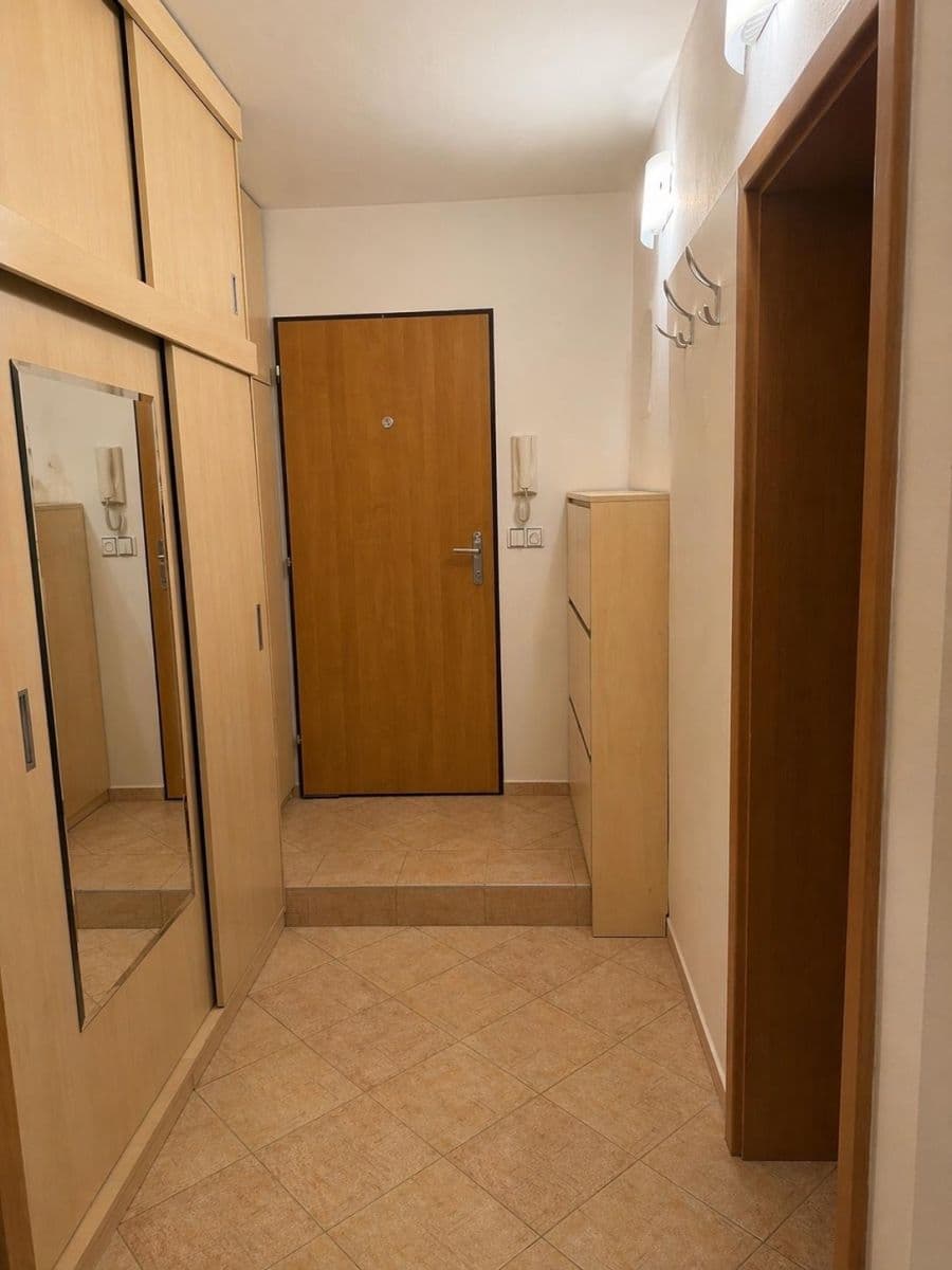 2 bedroom with open-plan kitchen flat to rent, 65 m², Zelená, Hradec Králové, Královéhradecký Region 2 bedroom with open-plan kitchen flat to rent, 65 m², Zelená, Hradec Králové, Královéhradecký Region