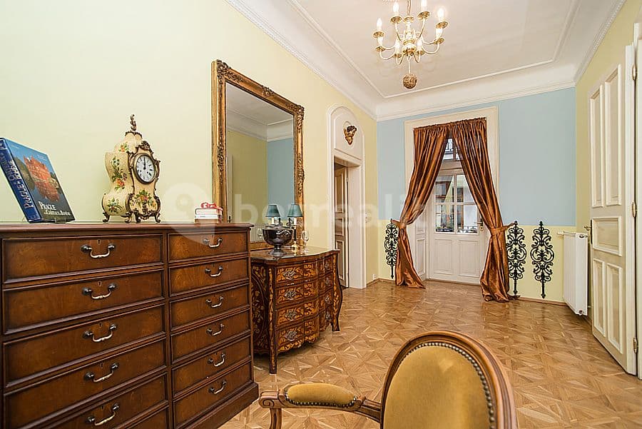 4 bedroom flat to rent, 90 m², Všehrdova, Prague, Prague 4 bedroom flat to rent, 90 m², Všehrdova, Prague, Prague