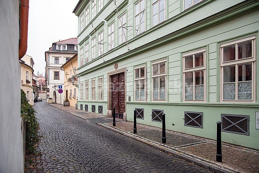 4 bedroom flat to rent, 90 m², Všehrdova, Prague, Prague 4 bedroom flat to rent, 90 m², Všehrdova, Prague, Prague