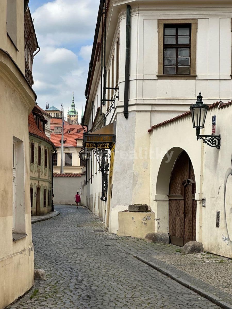 4 bedroom flat to rent, 90 m², Všehrdova, Prague, Prague 4 bedroom flat to rent, 90 m², Všehrdova, Prague, Prague