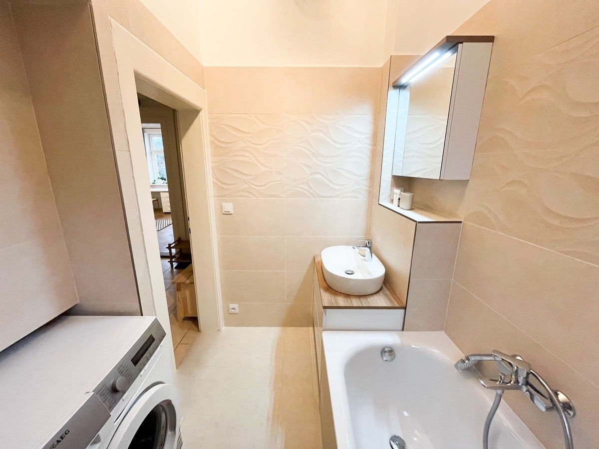 2 bedroom flat to rent, 60 m², U Okrouhlíku, Prague, Prague 2 bedroom flat to rent, 60 m², U Okrouhlíku, Prague, Prague