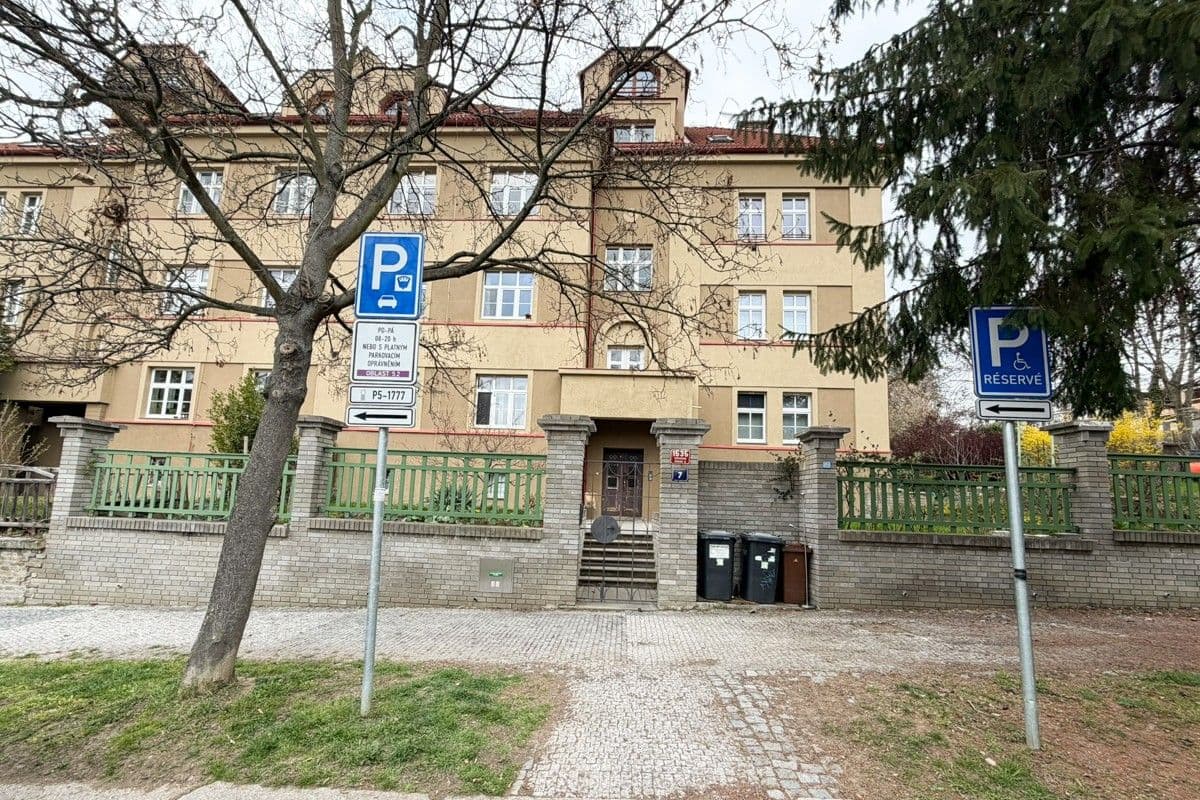 2 bedroom flat to rent, 60 m², U Okrouhlíku, Prague, Prague 2 bedroom flat to rent, 60 m², U Okrouhlíku, Prague, Prague
