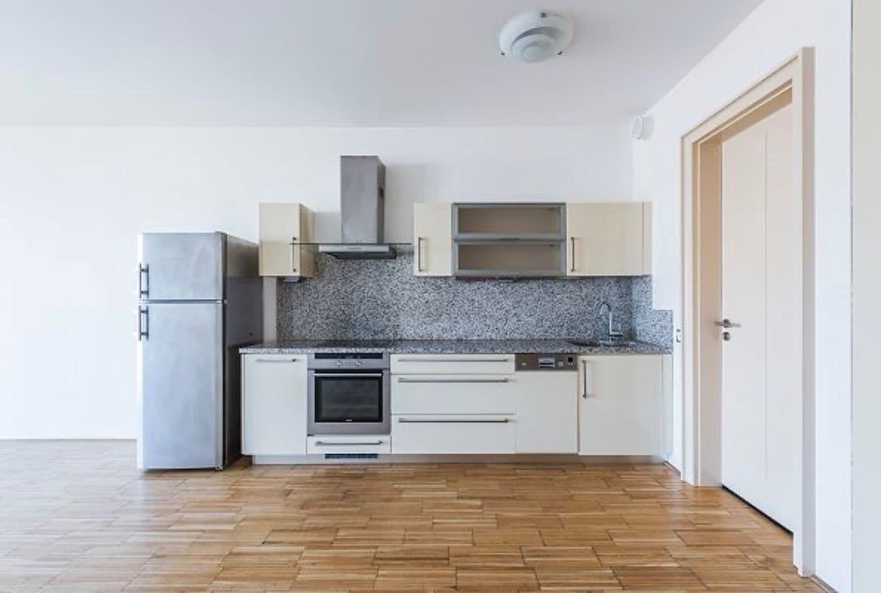 1 bedroom with open-plan kitchen flat to rent, 73 m², Rohanské nábřeží, Prague, Prague 1 bedroom with open-plan kitchen flat to rent, 73 m², Rohanské nábřeží, Prague, Prague