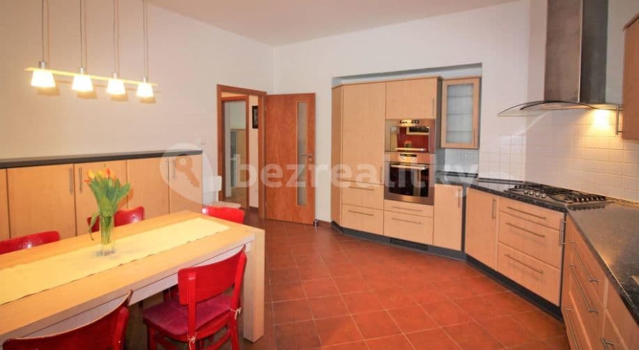 2 bedroom flat to rent, 68 m², U Okrouhlíku, Prague, Prague 2 bedroom flat to rent, 68 m², U Okrouhlíku, Prague, Prague
