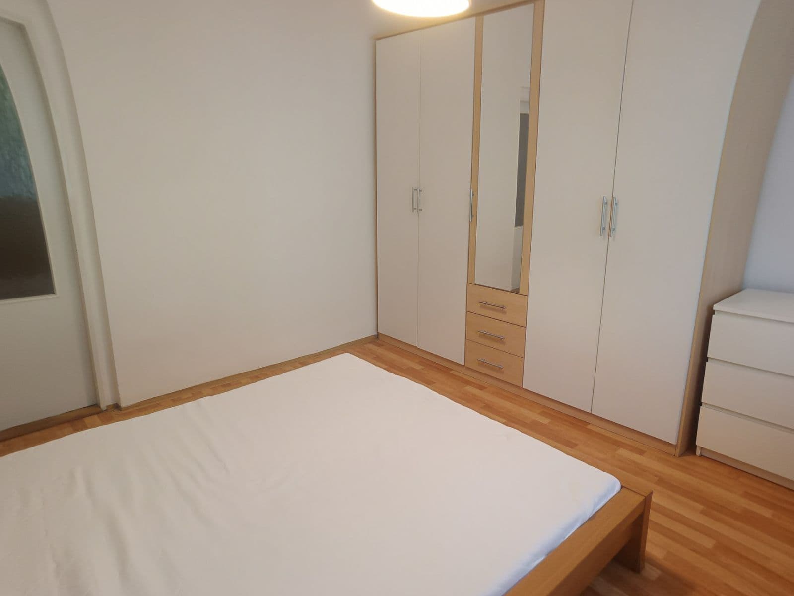 1 bedroom with open-plan kitchen flat to rent, 50 m², Biskupcova, Prague, Prague 1 bedroom with open-plan kitchen flat to rent, 50 m², Biskupcova, Prague, Prague