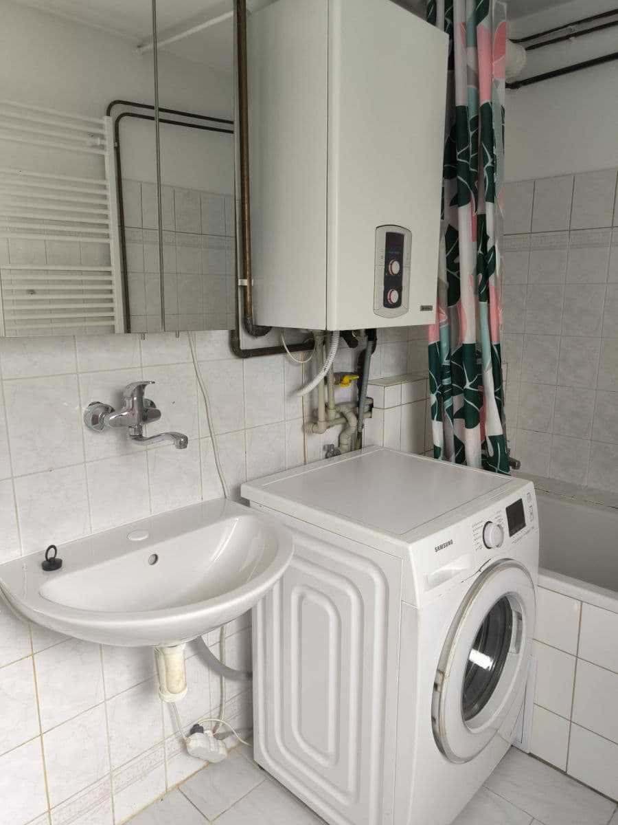 3 bedroom flat to rent, 80 m², Pod sady, Prague, Prague 3 bedroom flat to rent, 80 m², Pod sady, Prague, Prague