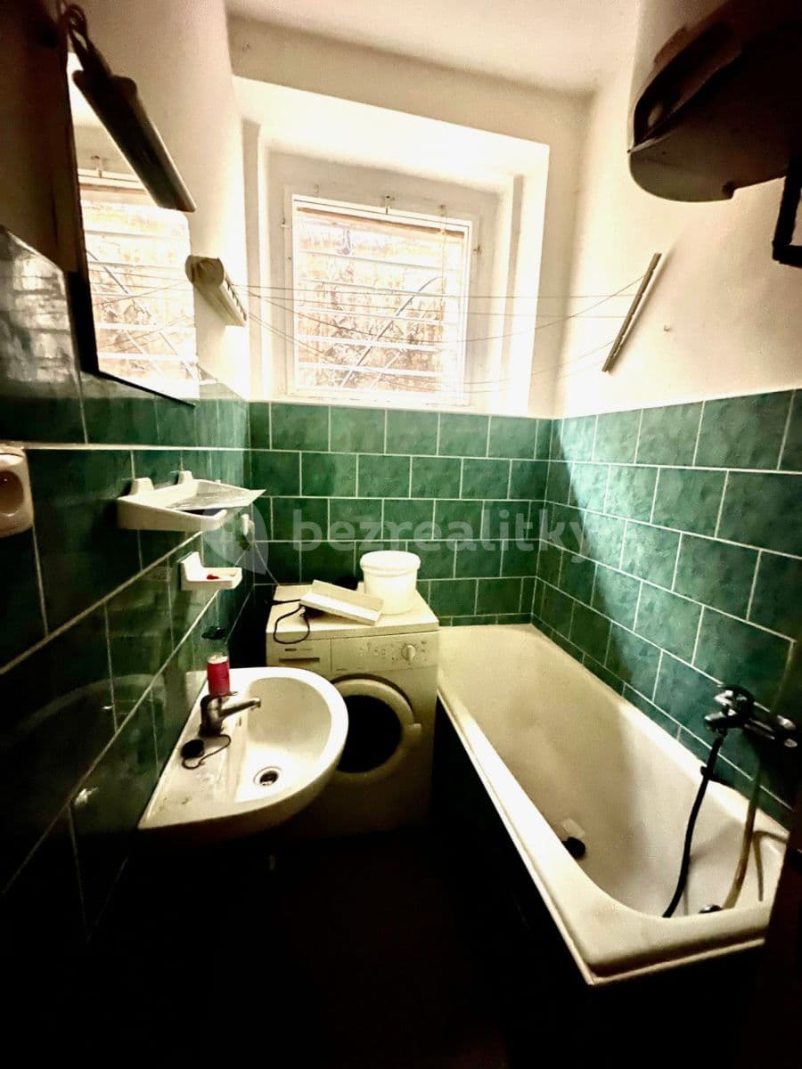 Studio flat to rent, 25 m², Pod Zvonařkou, Prague, Prague Studio flat to rent, 25 m², Pod Zvonařkou, Prague, Prague