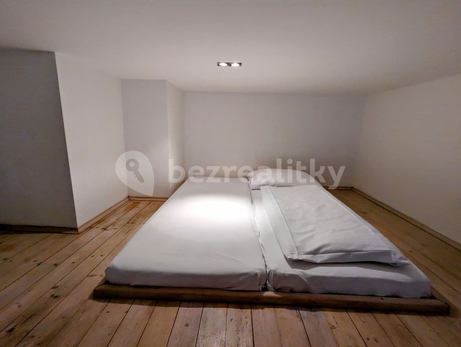 Studio flat to rent, 36 m², Špitálská, Hradec Králové, Královéhradecký Region Studio flat to rent, 36 m², Špitálská, Hradec Králové, Královéhradecký Region
