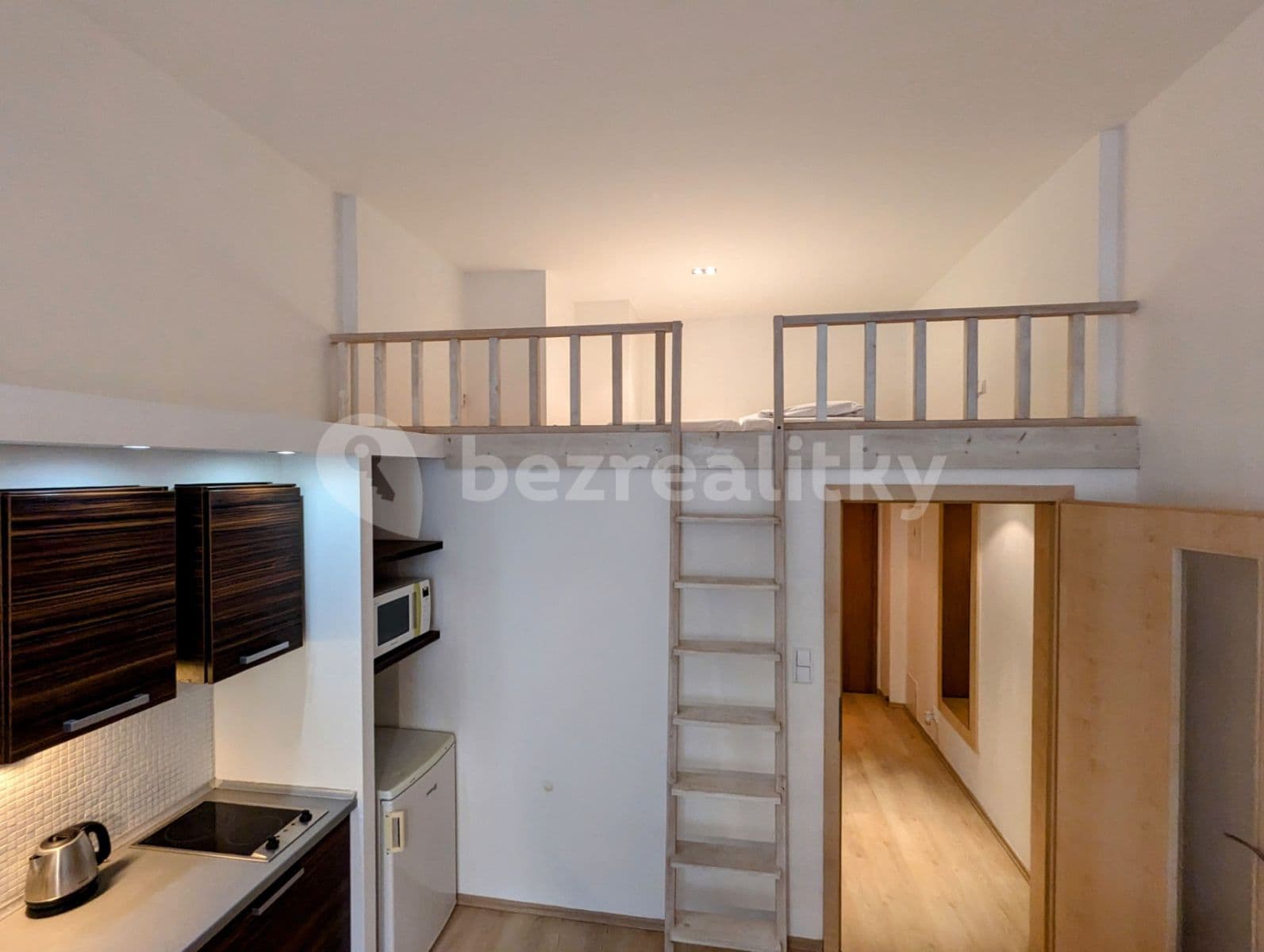 Studio flat to rent, 36 m², Špitálská, Hradec Králové, Královéhradecký Region Studio flat to rent, 36 m², Špitálská, Hradec Králové, Královéhradecký Region