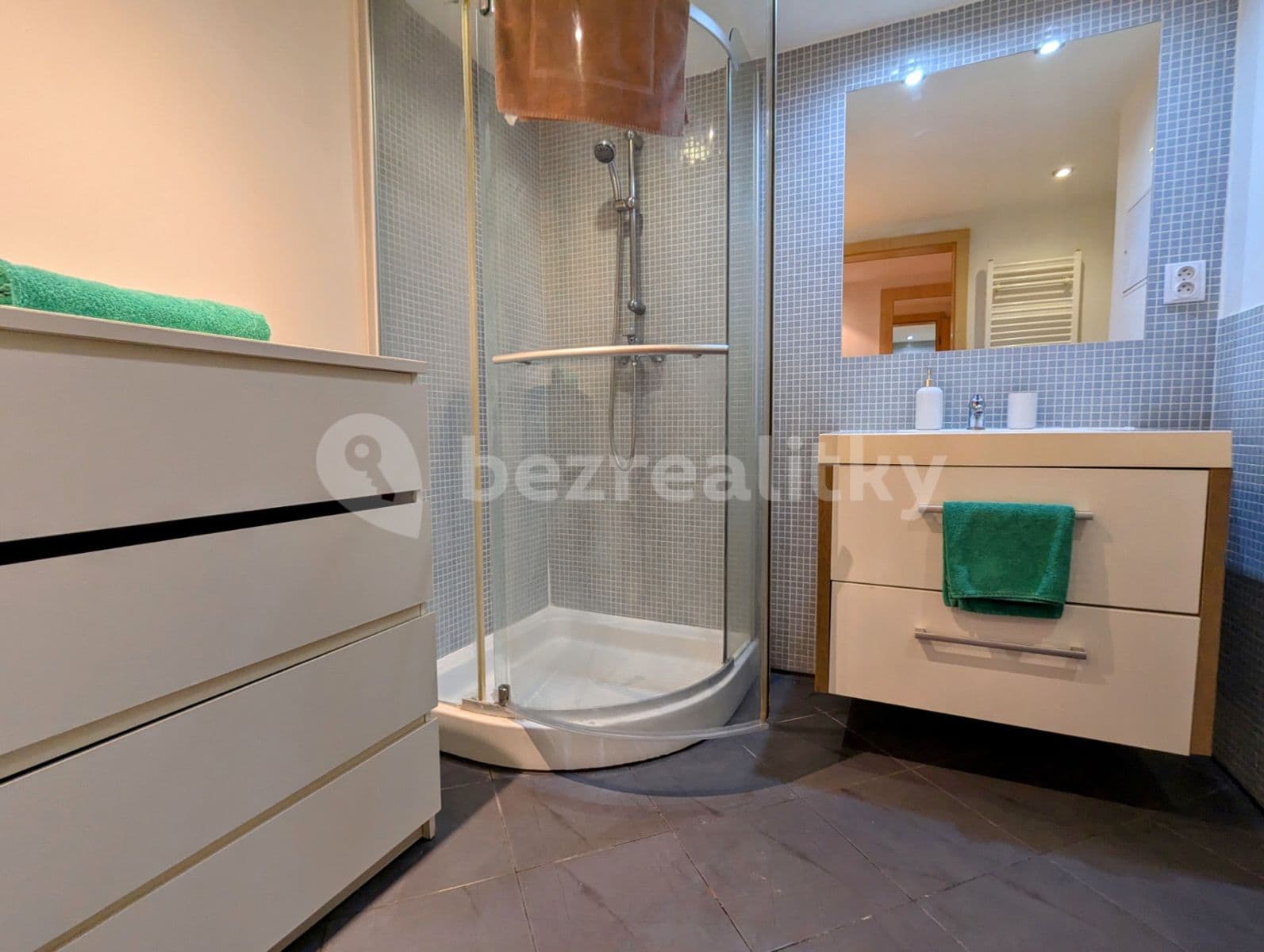 Studio flat to rent, 36 m², Špitálská, Hradec Králové, Královéhradecký Region Studio flat to rent, 36 m², Špitálská, Hradec Králové, Královéhradecký Region