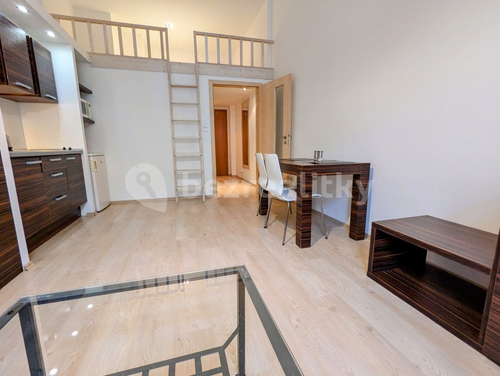Studio flat to rent, 36 m², Špitálská, Hradec Králové, Královéhradecký Region Studio flat to rent, 36 m², Špitálská, Hradec Králové, Královéhradecký Region