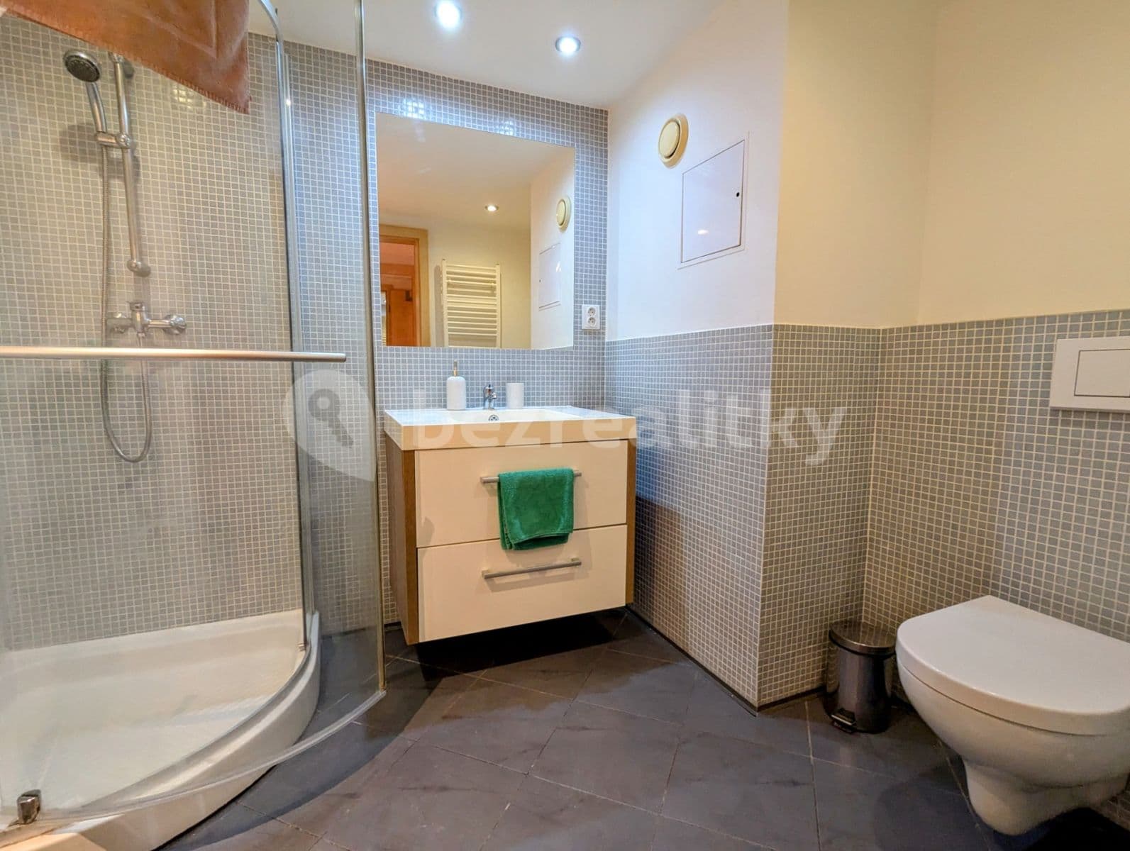 Studio flat to rent, 36 m², Špitálská, Hradec Králové, Královéhradecký Region Studio flat to rent, 36 m², Špitálská, Hradec Králové, Královéhradecký Region