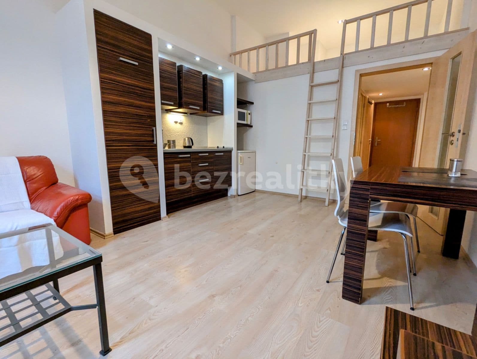 Studio flat to rent, 36 m², Špitálská, Hradec Králové, Královéhradecký Region Studio flat to rent, 36 m², Špitálská, Hradec Králové, Královéhradecký Region