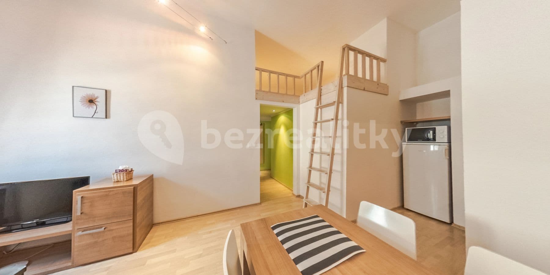 1 bedroom with open-plan kitchen flat to rent, 40 m², Špitálská, Hradec Králové, Královéhradecký Region 1 bedroom with open-plan kitchen flat to rent, 40 m², Špitálská, Hradec Králové, Královéhradecký Region