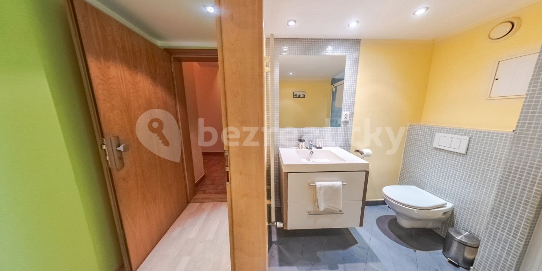 1 bedroom with open-plan kitchen flat to rent, 40 m², Špitálská, Hradec Králové, Královéhradecký Region 1 bedroom with open-plan kitchen flat to rent, 40 m², Špitálská, Hradec Králové, Královéhradecký Region