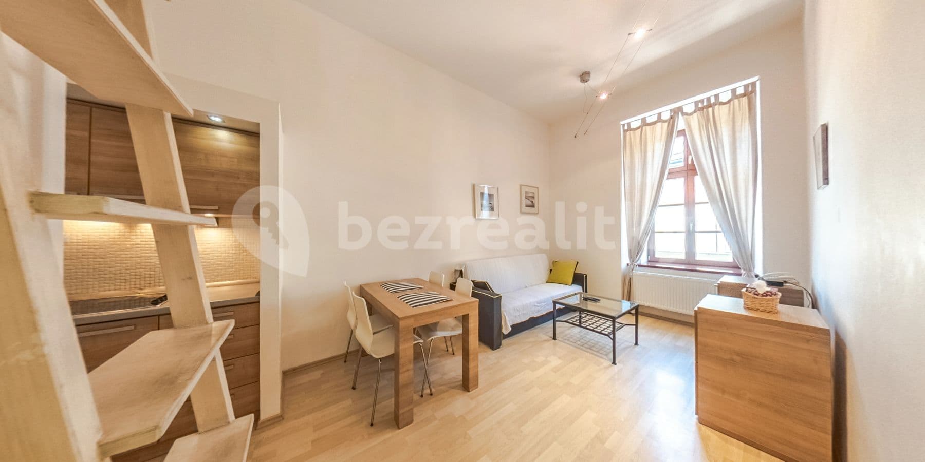 1 bedroom with open-plan kitchen flat to rent, 40 m², Špitálská, Hradec Králové, Královéhradecký Region 1 bedroom with open-plan kitchen flat to rent, 40 m², Špitálská, Hradec Králové, Královéhradecký Region