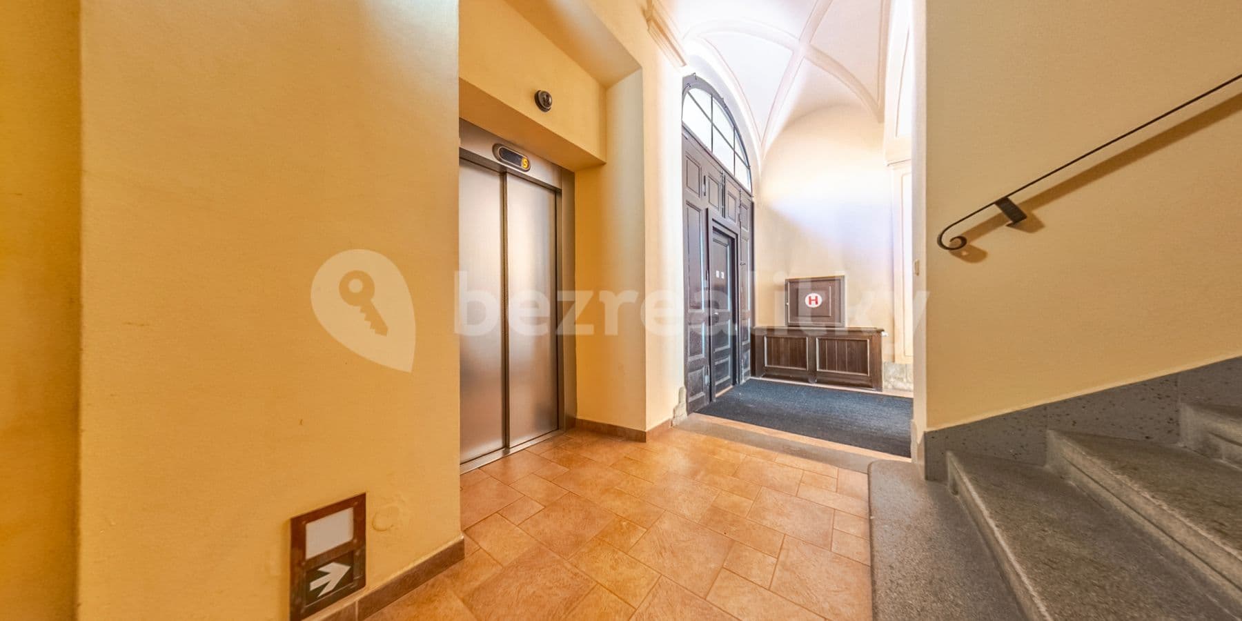 1 bedroom with open-plan kitchen flat to rent, 40 m², Špitálská, Hradec Králové, Královéhradecký Region 1 bedroom with open-plan kitchen flat to rent, 40 m², Špitálská, Hradec Králové, Královéhradecký Region