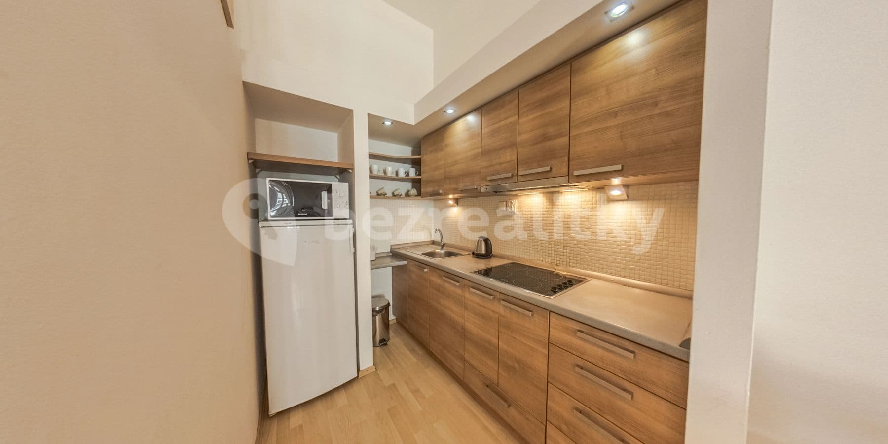 1 bedroom with open-plan kitchen flat to rent, 40 m², Špitálská, Hradec Králové, Královéhradecký Region 1 bedroom with open-plan kitchen flat to rent, 40 m², Špitálská, Hradec Králové, Královéhradecký Region