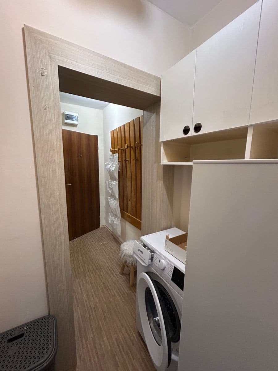 Studio flat to rent, 33 m², Pardubice, Pardubický Region Studio flat to rent, 33 m², Pardubice, Pardubický Region