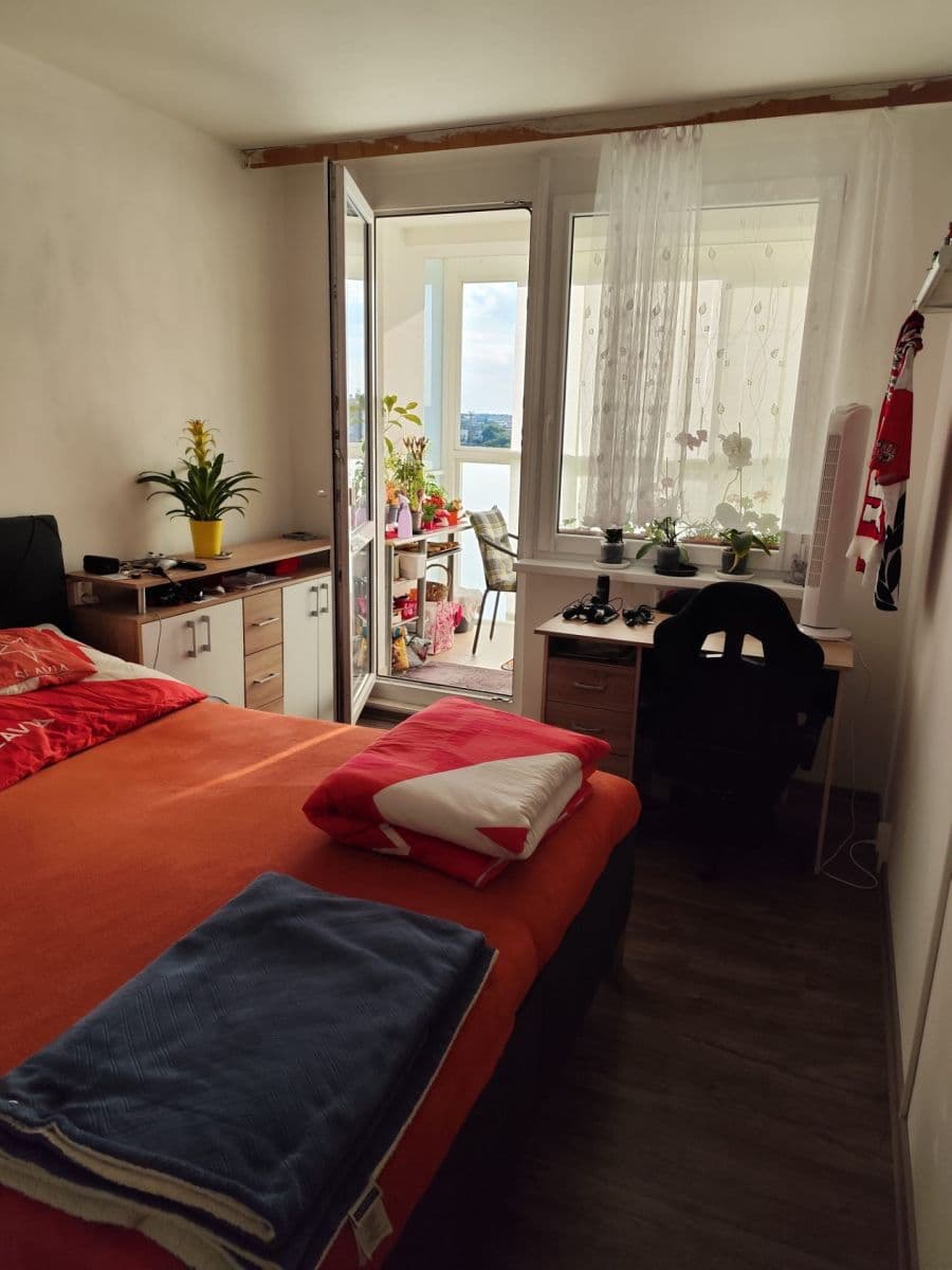 2 bedroom with open-plan kitchen flat to rent, 72 m², Makovského, Prague, Prague 2 bedroom with open-plan kitchen flat to rent, 72 m², Makovského, Prague, Prague