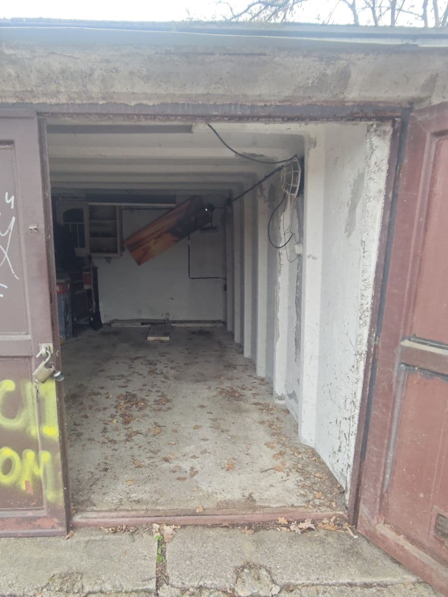 garage to rent, 20 m², Sazenice, Brno, Jihomoravský Region garage to rent, 20 m², Sazenice, Brno, Jihomoravský Region