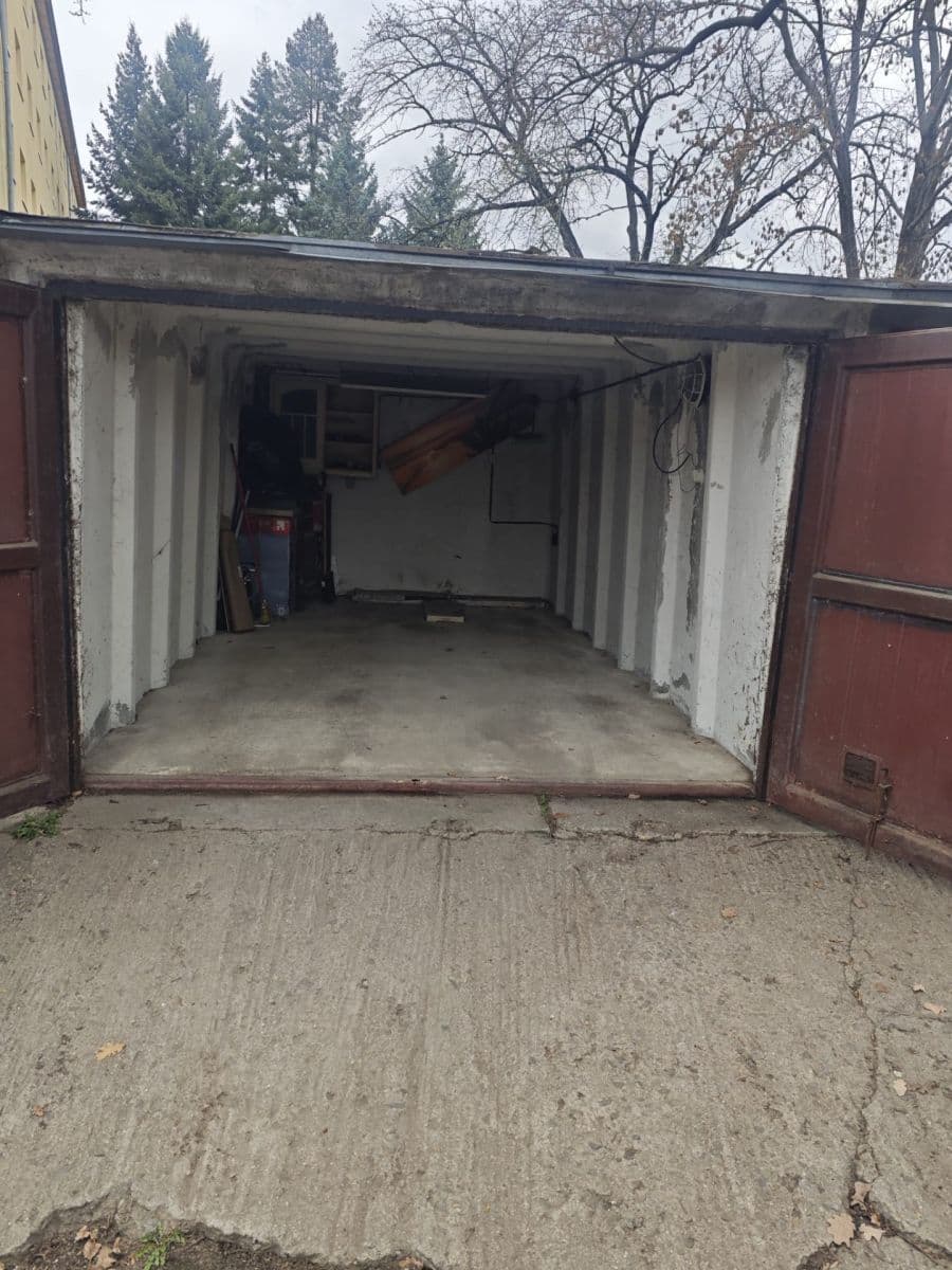 garage to rent, 20 m², Sazenice, Brno, Jihomoravský Region garage to rent, 20 m², Sazenice, Brno, Jihomoravský Region