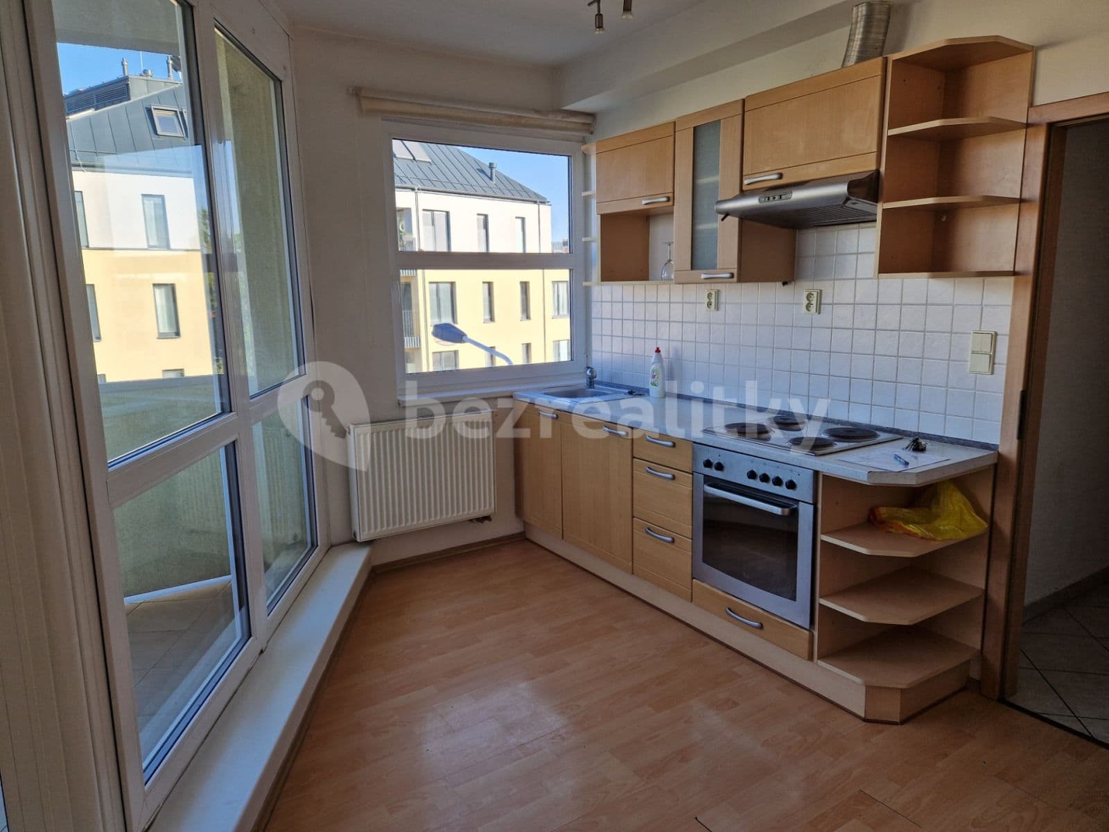 1 bedroom with open-plan kitchen flat to rent, 44 m², Internacionální, Prague, Prague