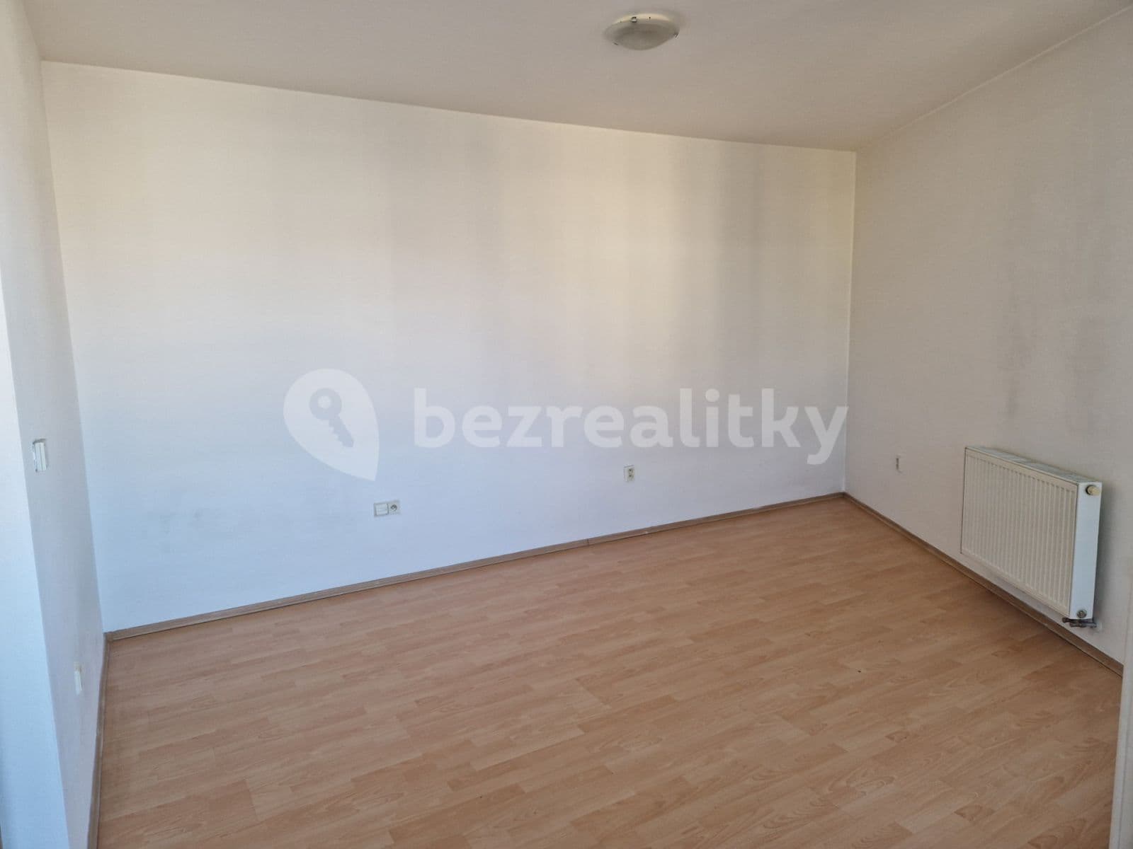 1 bedroom with open-plan kitchen flat to rent, 44 m², Internacionální, Prague, Prague