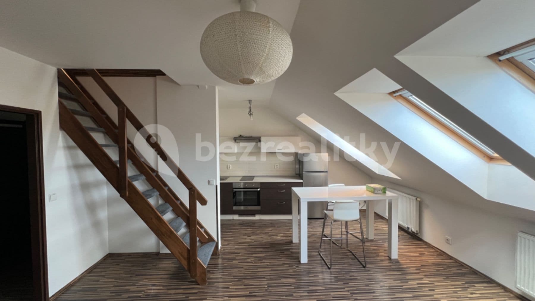 1 bedroom with open-plan kitchen flat to rent, 45 m², Zbraslavská, Prague, Prague 1 bedroom with open-plan kitchen flat to rent, 45 m², Zbraslavská, Prague, Prague