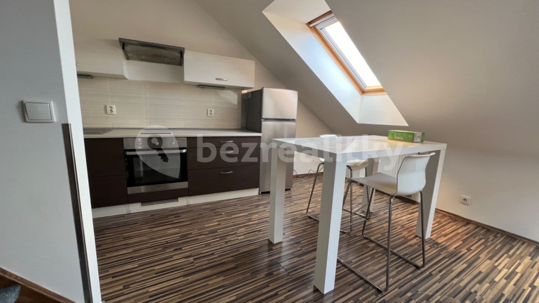 1 bedroom with open-plan kitchen flat to rent, 45 m², Zbraslavská, Prague, Prague 1 bedroom with open-plan kitchen flat to rent, 45 m², Zbraslavská, Prague, Prague