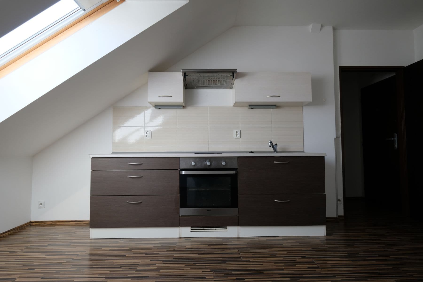 1 bedroom with open-plan kitchen flat to rent, 35 m², Wassermanova, Prague, Prague 1 bedroom with open-plan kitchen flat to rent, 35 m², Wassermanova, Prague, Prague