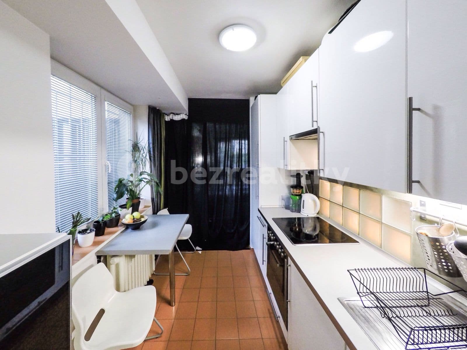 Studio flat to rent, 41 m², Africká, Prague, Prague Studio flat to rent, 41 m², Africká, Prague, Prague