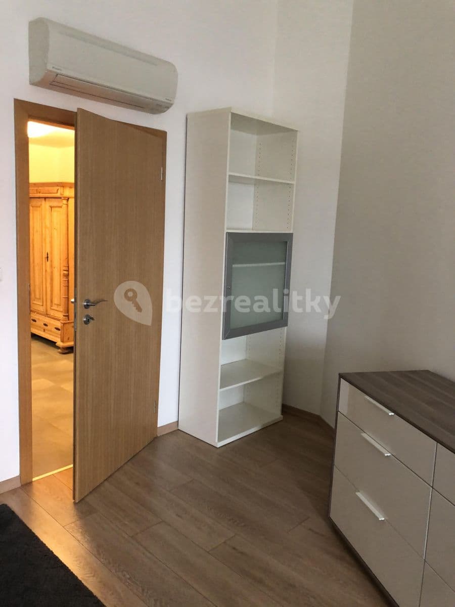 1 bedroom with open-plan kitchen flat to rent, 67 m², Kafkova, Prague, Prague 1 bedroom with open-plan kitchen flat to rent, 67 m², Kafkova, Prague, Prague