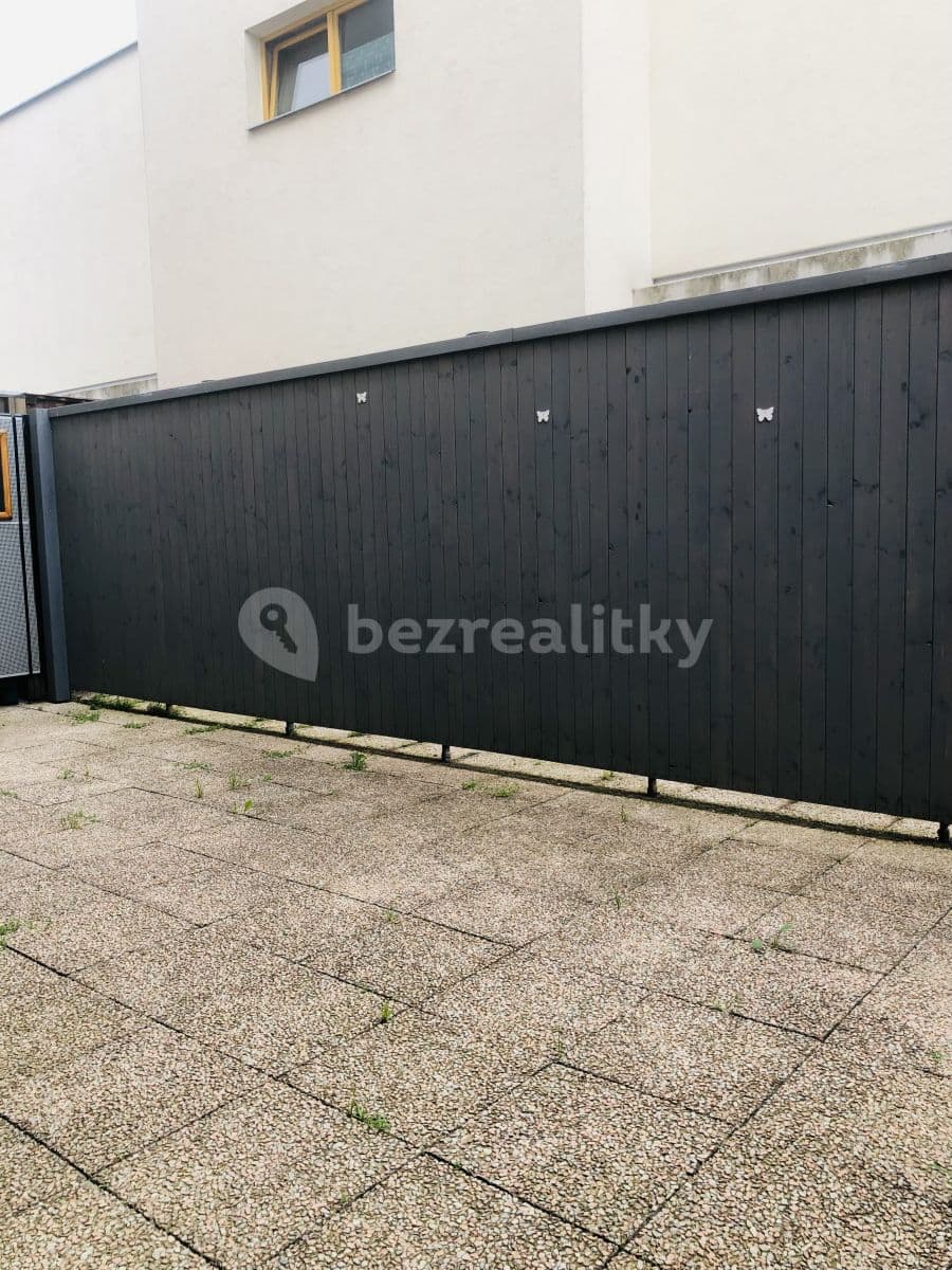 1 bedroom with open-plan kitchen flat to rent, 65 m², Karlovarská, Prague, Prague 1 bedroom with open-plan kitchen flat to rent, 65 m², Karlovarská, Prague, Prague