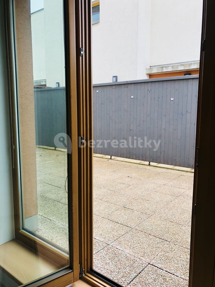 1 bedroom with open-plan kitchen flat to rent, 65 m², Karlovarská, Prague, Prague 1 bedroom with open-plan kitchen flat to rent, 65 m², Karlovarská, Prague, Prague