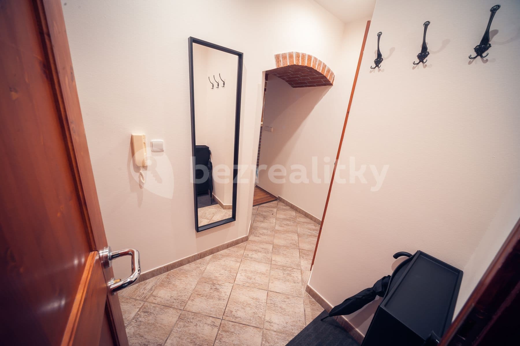 Studio flat to rent, 32 m², Na Kozačce, Prague, Prague Studio flat to rent, 32 m², Na Kozačce, Prague, Prague