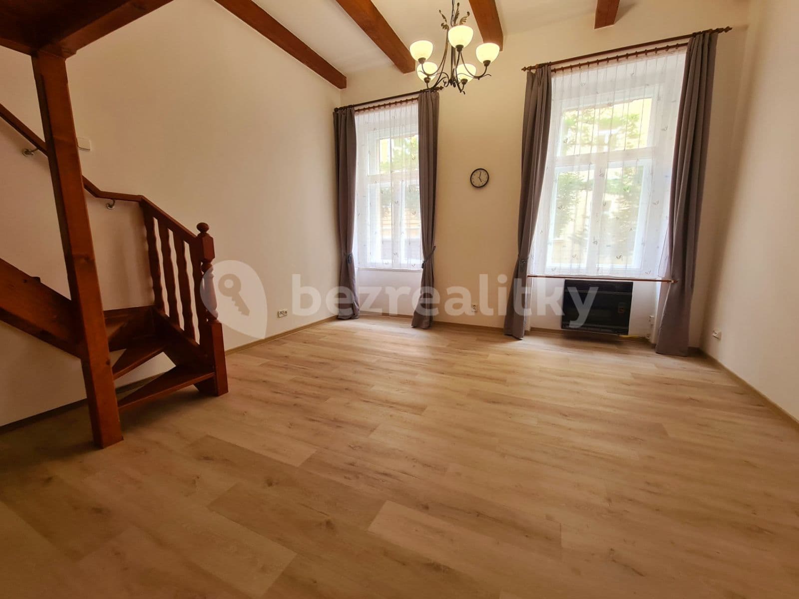 Studio flat to rent, 32 m², Na Kozačce, Prague, Prague Studio flat to rent, 32 m², Na Kozačce, Prague, Prague