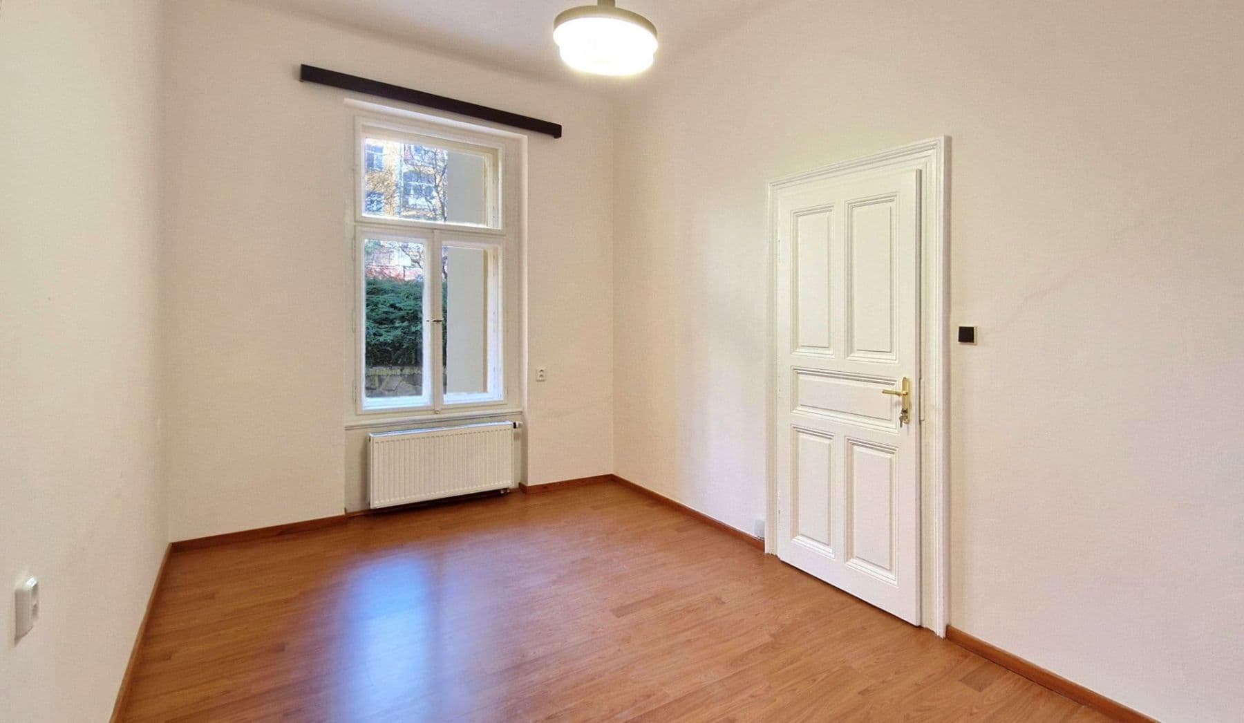 1 bedroom with open-plan kitchen flat to rent, 63 m², Slovenská, Prague, Prague 1 bedroom with open-plan kitchen flat to rent, 63 m², Slovenská, Prague, Prague