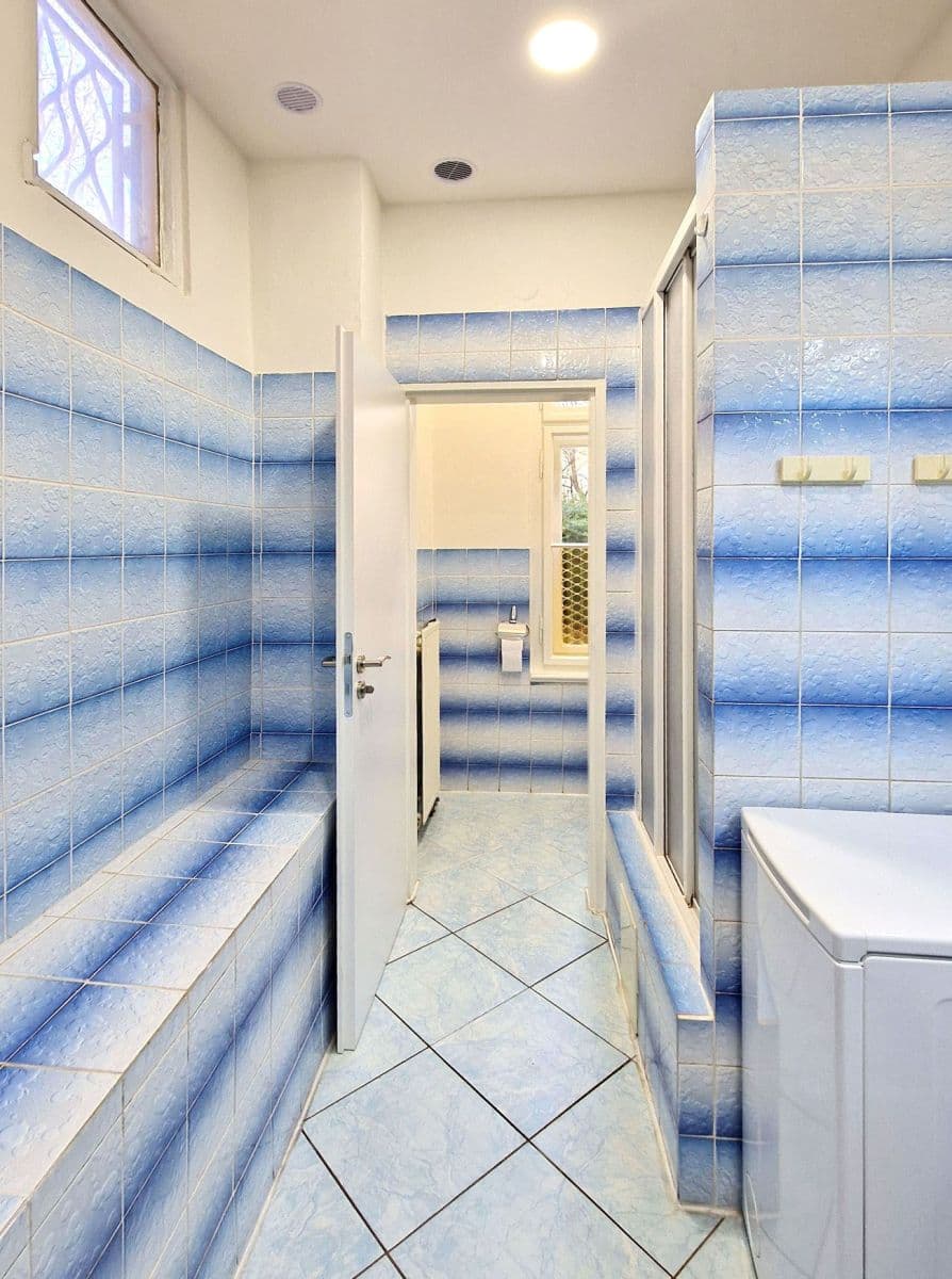 1 bedroom with open-plan kitchen flat to rent, 63 m², Slovenská, Prague, Prague 1 bedroom with open-plan kitchen flat to rent, 63 m², Slovenská, Prague, Prague