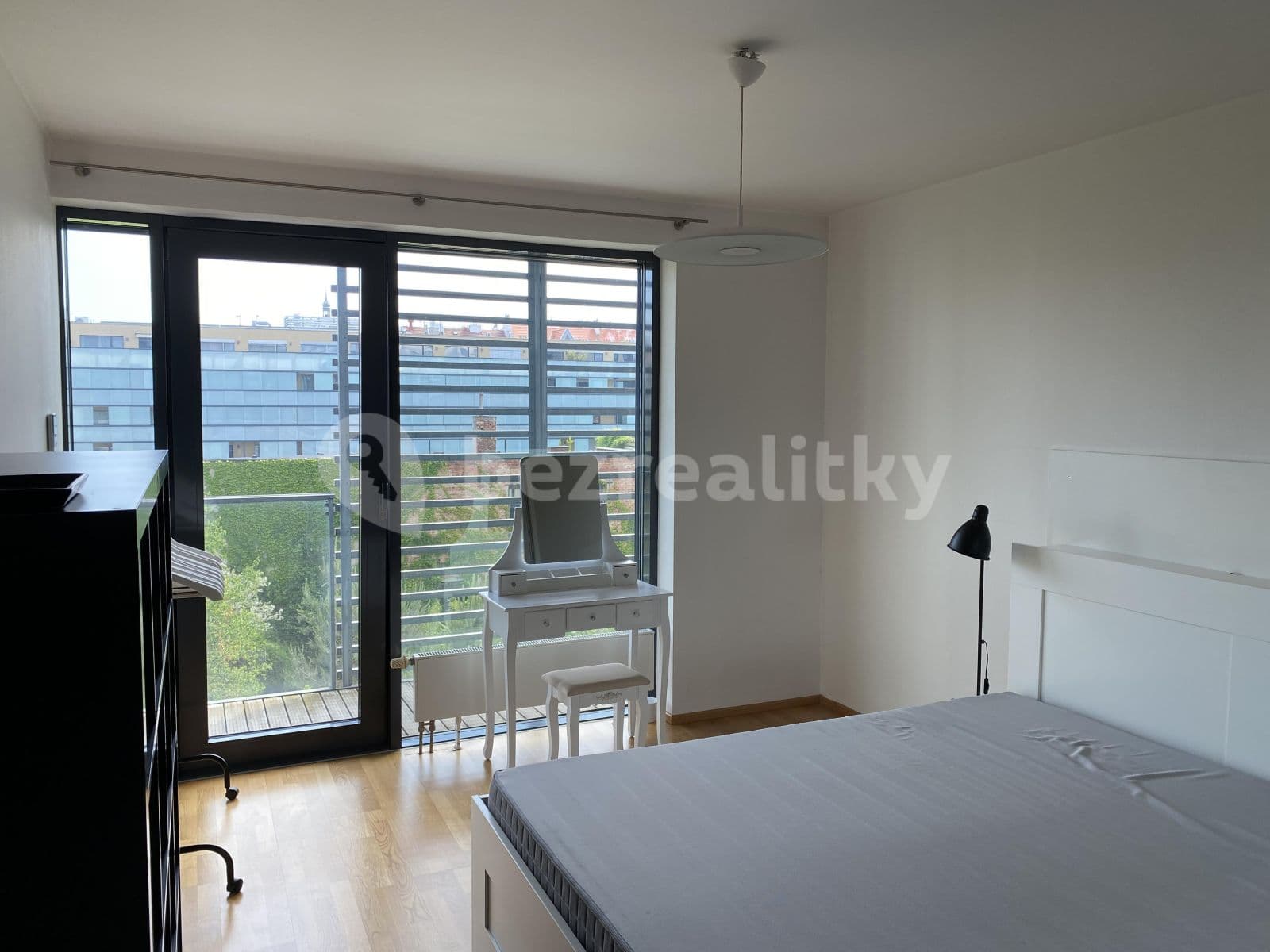 2 bedroom with open-plan kitchen flat to rent, 100 m², Křižíkova, Prague, Prague 2 bedroom with open-plan kitchen flat to rent, 100 m², Křižíkova, Prague, Prague