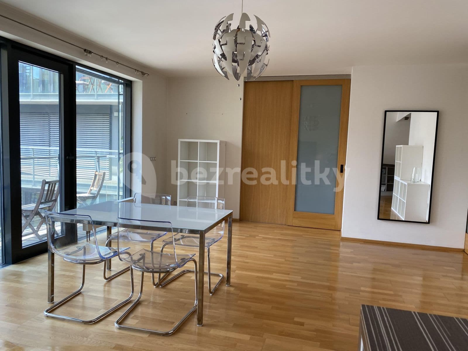2 bedroom with open-plan kitchen flat to rent, 100 m², Křižíkova, Prague, Prague 2 bedroom with open-plan kitchen flat to rent, 100 m², Křižíkova, Prague, Prague