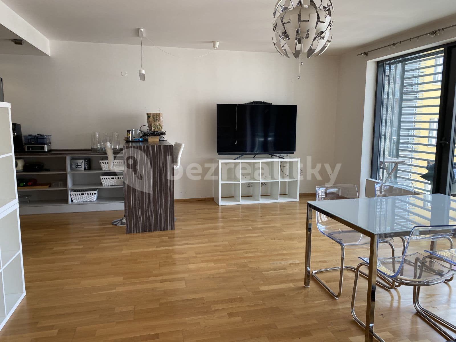 2 bedroom with open-plan kitchen flat to rent, 100 m², Křižíkova, Prague, Prague 2 bedroom with open-plan kitchen flat to rent, 100 m², Křižíkova, Prague, Prague