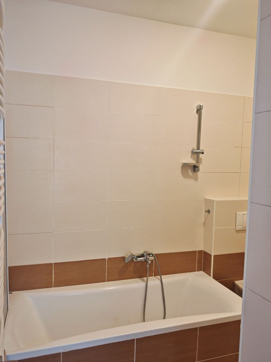 Studio flat to rent, 35 m², Roháčova, Prague, Prague Studio flat to rent, 35 m², Roháčova, Prague, Prague