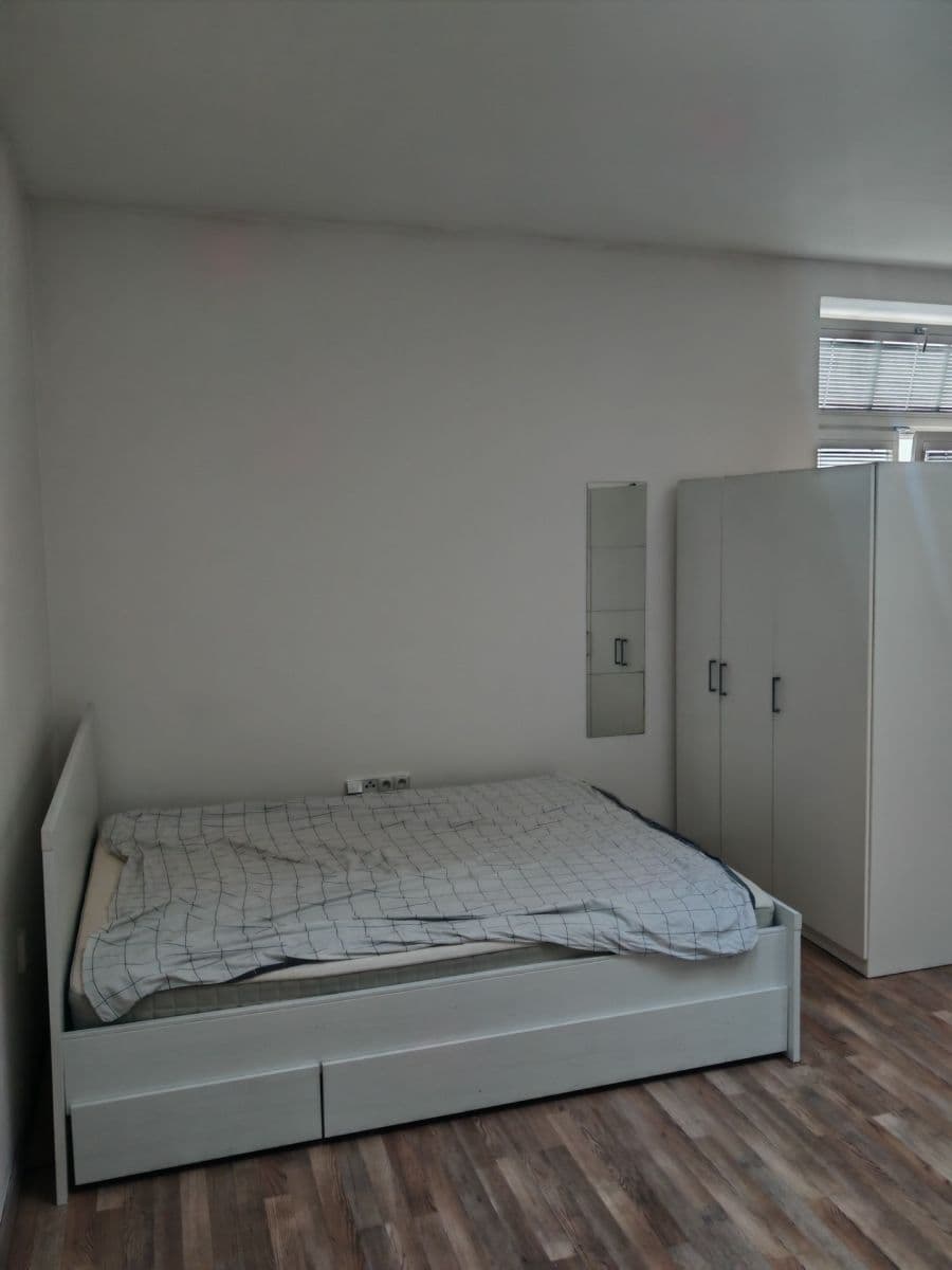 Studio flat to rent, 35 m², Roháčova, Prague, Prague Studio flat to rent, 35 m², Roháčova, Prague, Prague