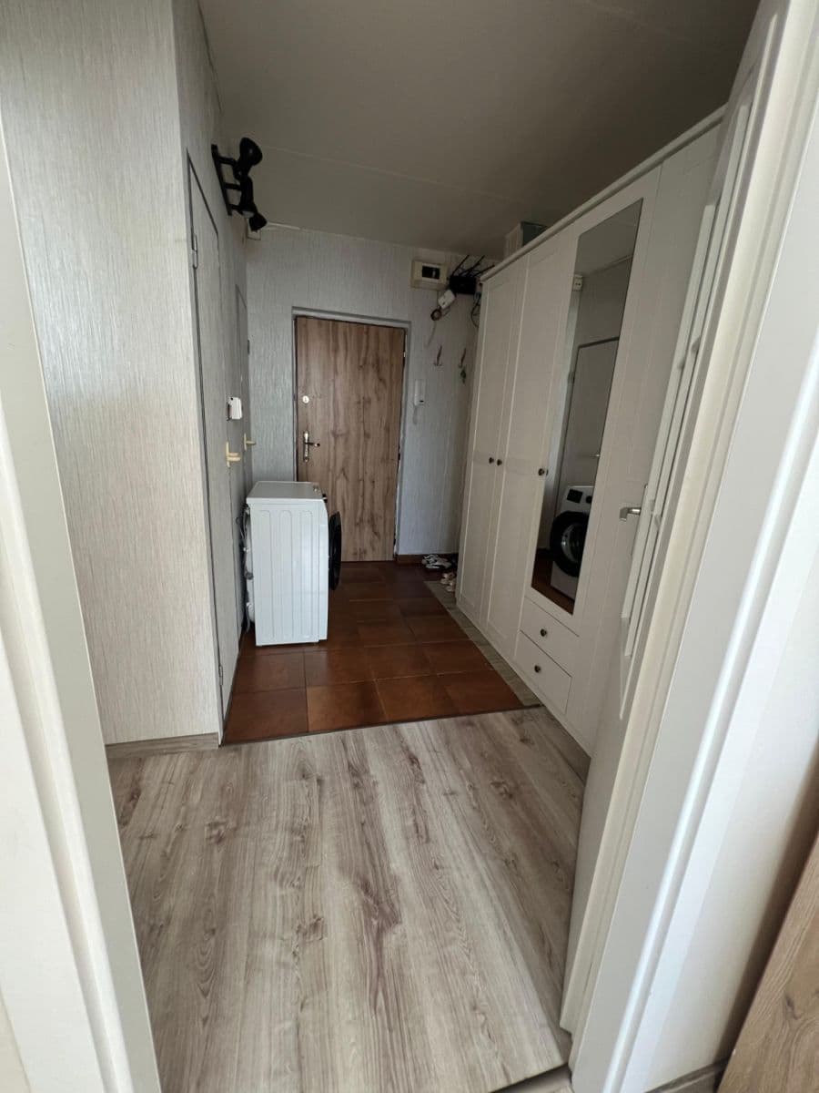 1 bedroom with open-plan kitchen flat to rent, 40 m², Děčínská, Kladno, Středočeský Region 1 bedroom with open-plan kitchen flat to rent, 40 m², Děčínská, Kladno, Středočeský Region